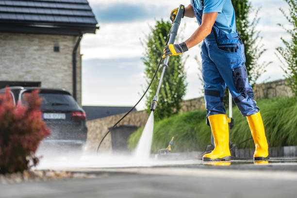 Best Deck Pressure Washing  in Santa Fe, TX